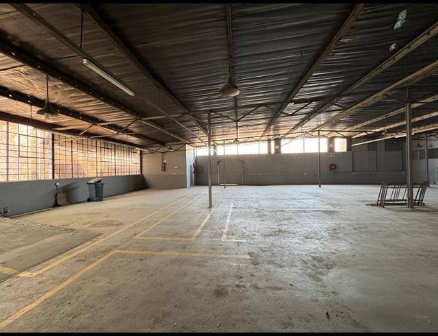3,000M² WAREHOUSE FOR SALE IN WYNBERG